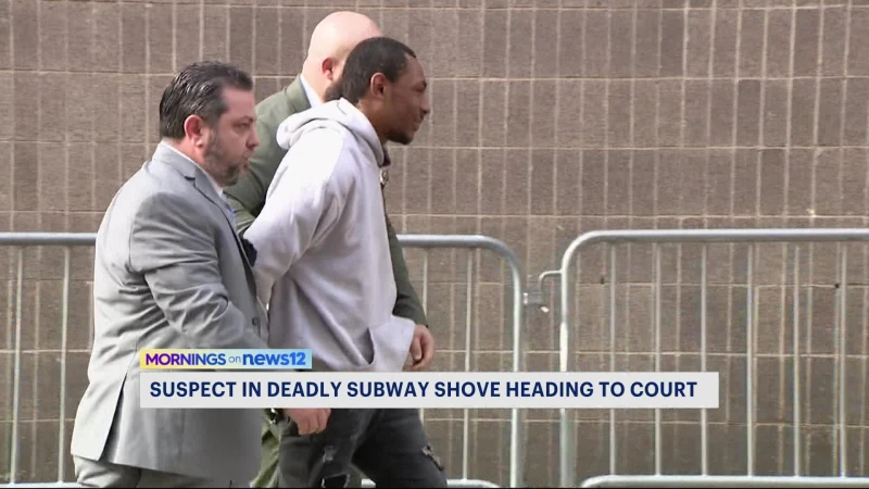 Story image: Bronx man faces murder charge in fatal subway shove in Harlem
