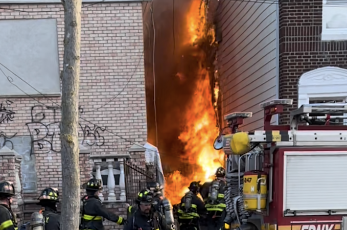 Story image: FDNY: Woman dies in Dyker Heights house fire