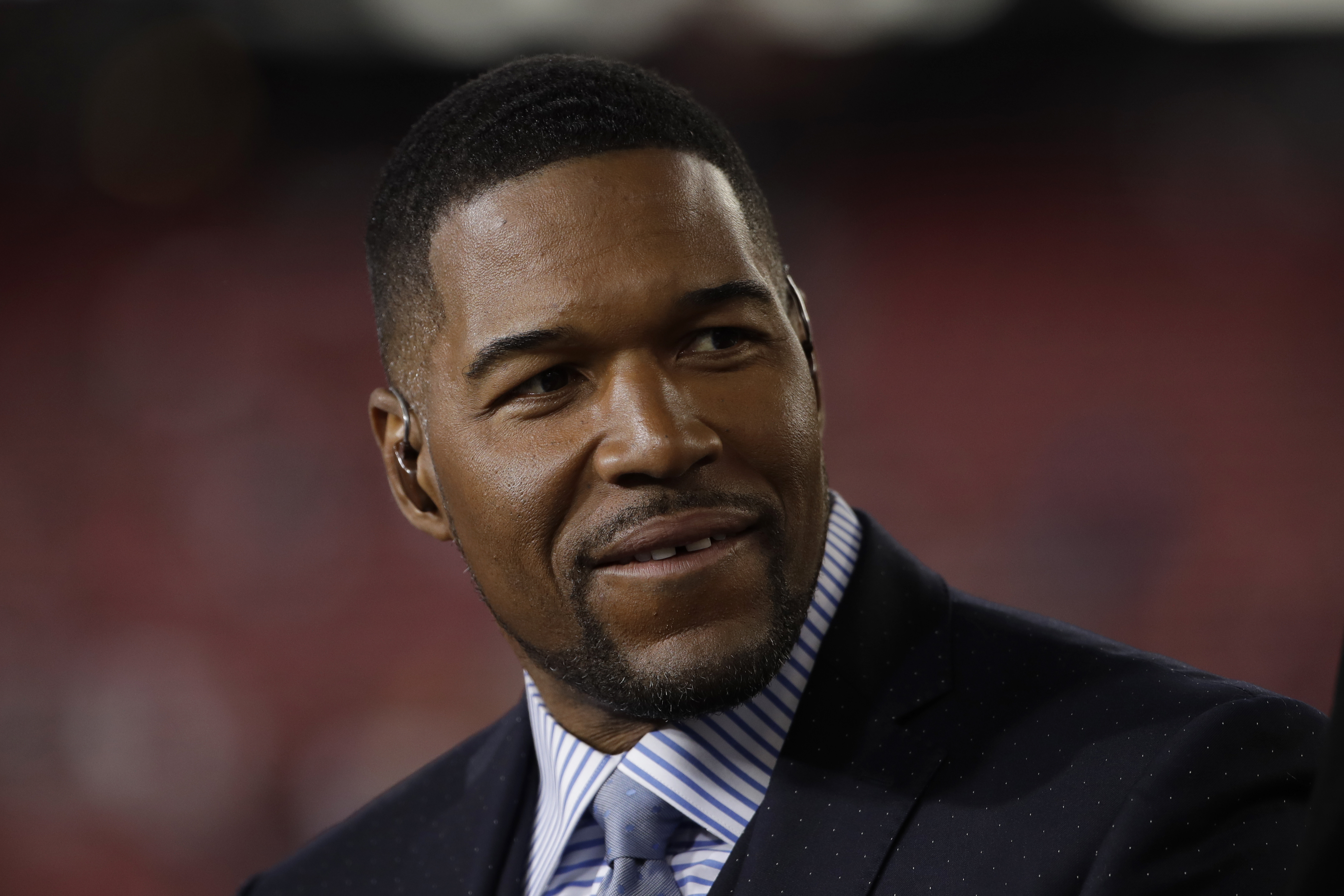 AP sources: Michael Strahan tests positive for COVID-19 - News12 | Long Island