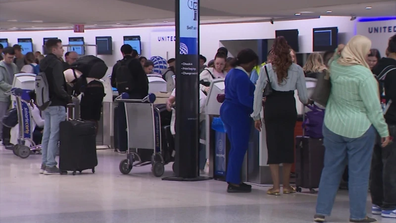 Story image: Newark airport braces for record-breaking Labor Day weekend travel