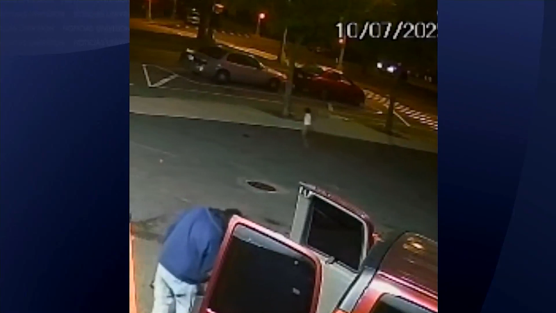 Story image: Univision 41 News Brief: Una madre es arrestada después de que su hijo fuese encontrado deambulando solo