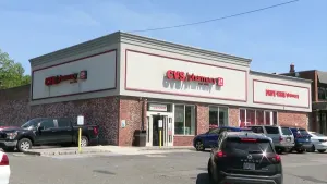 Police: Uniondale man tried to run from police after stealing cash from Glen Cove CVS