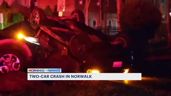 Norwalk police investigating early morning 2-car crash