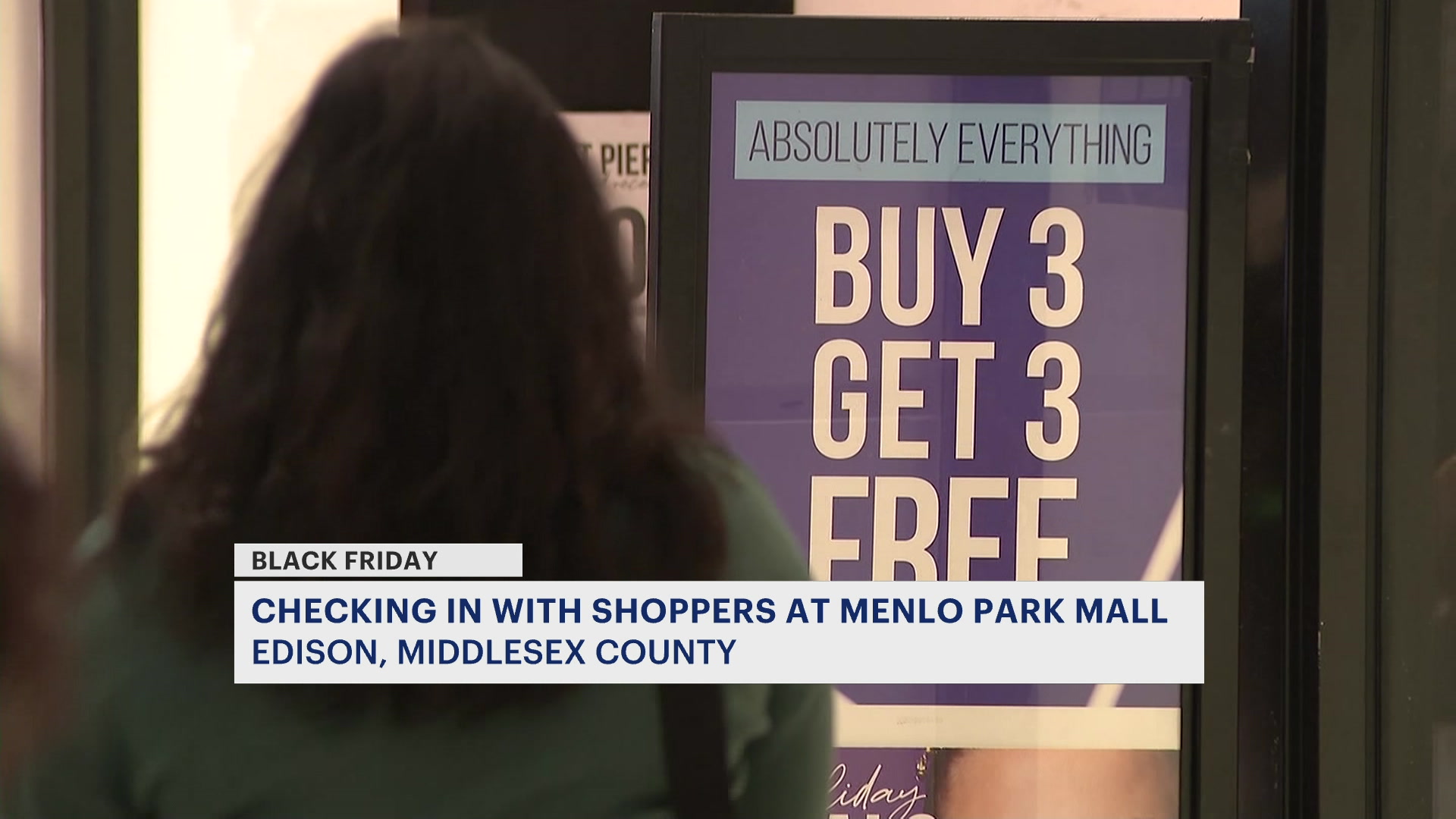 Thousands of New Jersey residents flock to malls for Black Friday deals