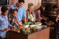 Enjoy a delicious - and energy saving - meal this Thanksgiving with these tips from PSEG LI