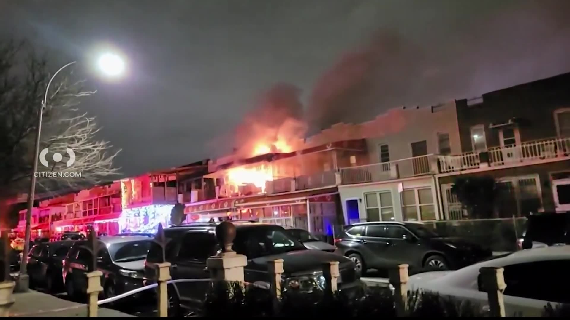纽约消防局：Colgate大道火灾夺走1人生命，2名消防员在深夜大火中受伤