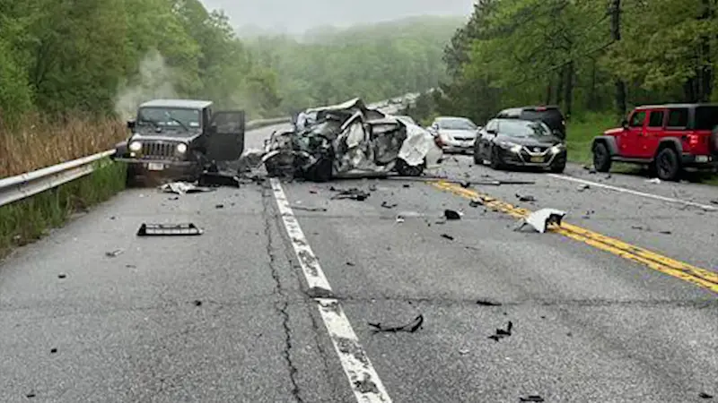 Story image: Police: 1 dead in wrong-way crash on Route 6 in Woodbury