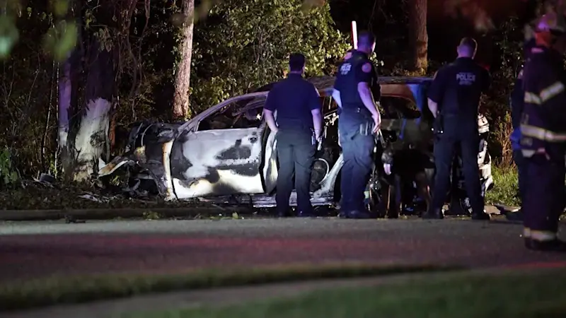Story image: Police: 3 killed in fiery Bethpage car crash