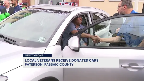 Local veterans receive donated cars on Flag Day