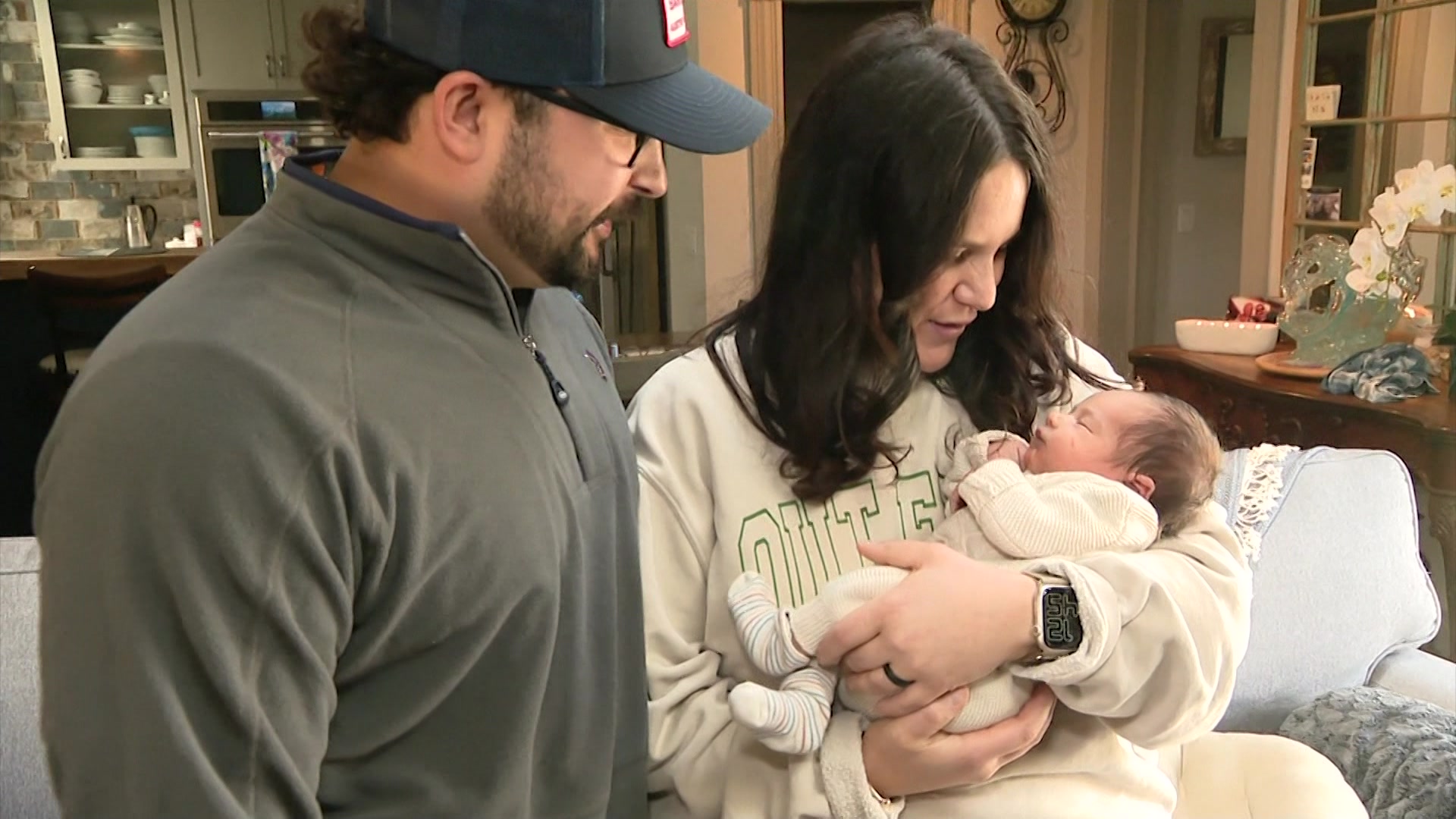 East Quogue woman delivers baby in car on LIE