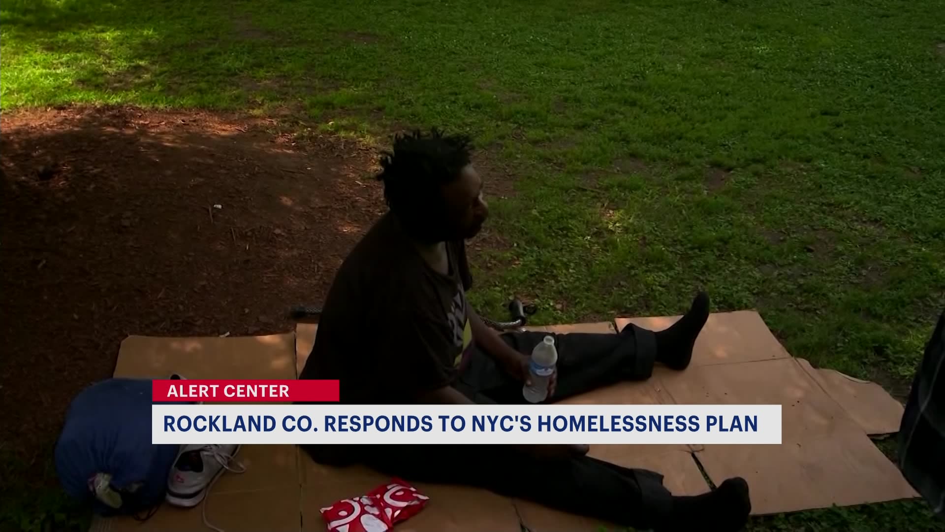 罗克兰行政长官签署紧急命令，针对纽约市将无家可归者送往该州的计划进行了反对