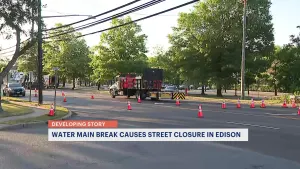 Drivers should expect delays on part of Oak Tree Road in Edison during water main repairs