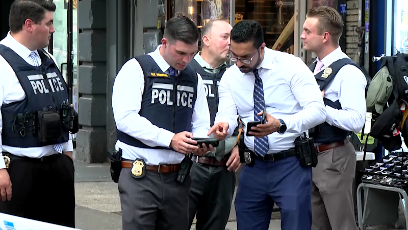 Story image: Univision 41 News Brief: Adolescente muere baleado tras pelea en El Bronx