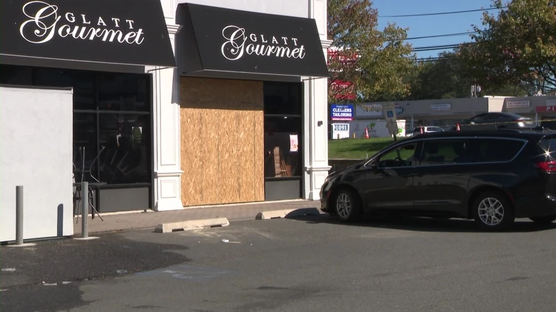 Story image: Car crashes through popular kosher eatery in Lakewood