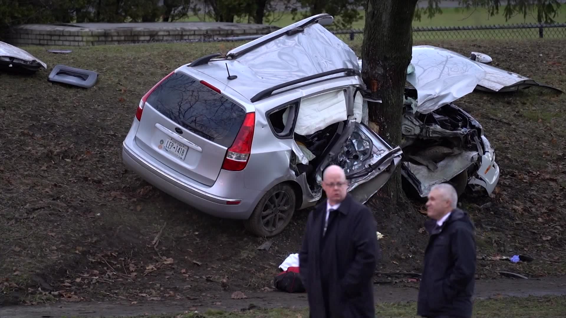 Police Man killed in Uniondale crash; 2 others hospitalized