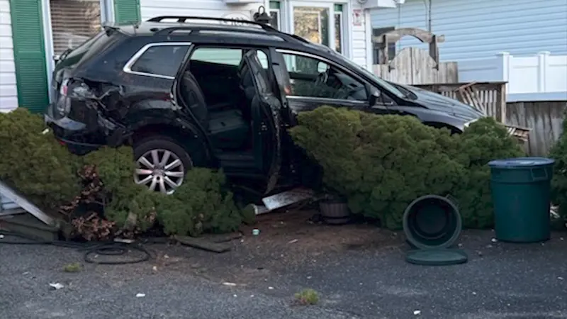 Story image: Teen arrested for stealing car and crashing in Mastic Beach home as police search for second suspect