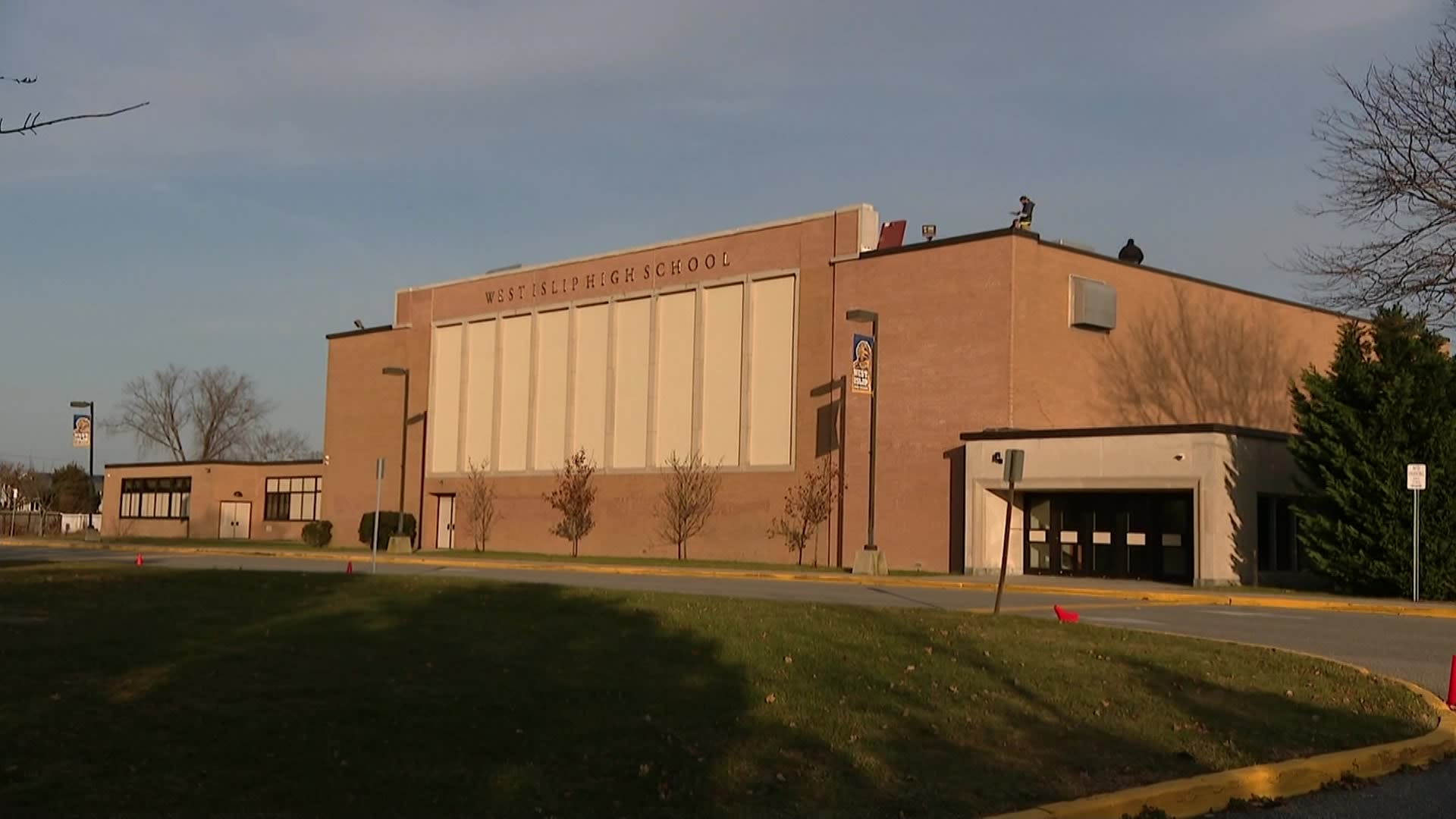 West Islip parents sign children out of school early amid threats made toward West Babylon