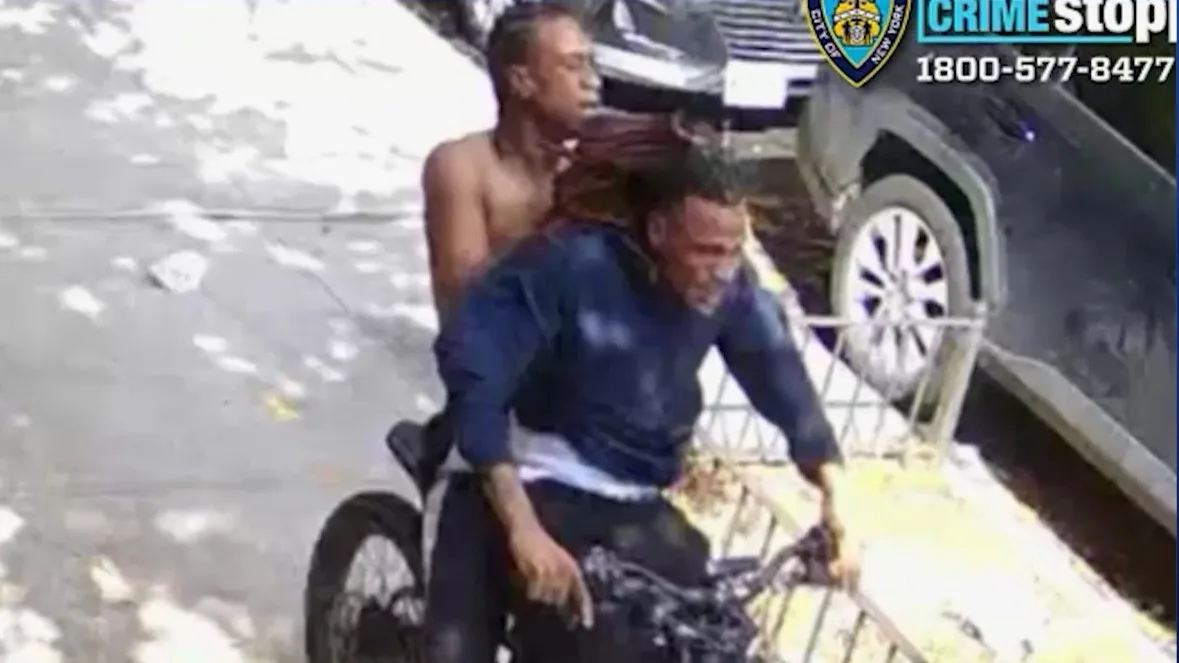 officerstabbedsuspectsBX6PZC_2026-10-03-18-31-57