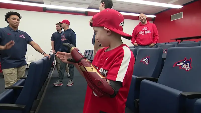 Story image: 5-year-old boy with bionic hand signed to Stony Brook University baseball team