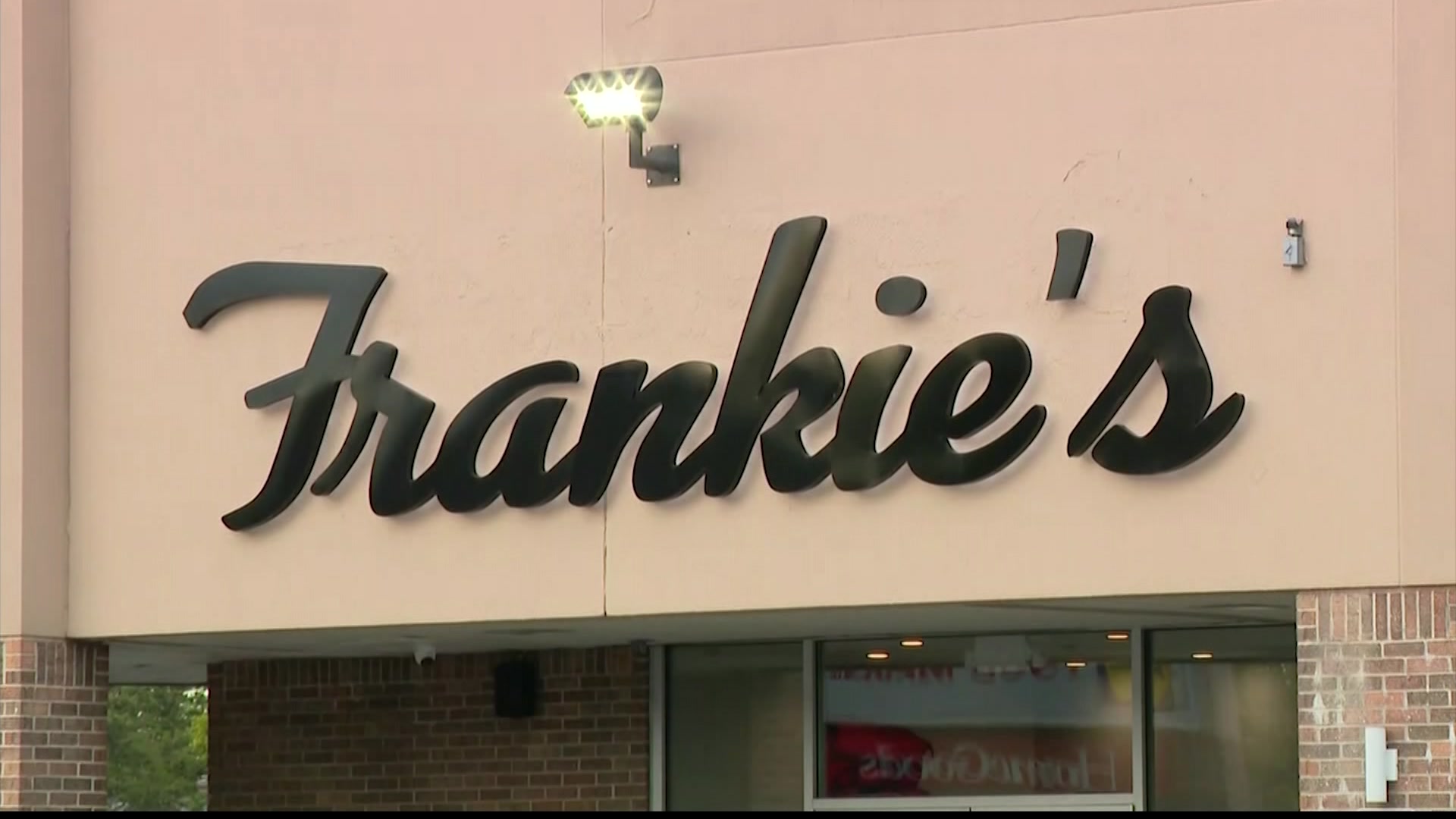 2 men accused of stealing envelope of cash from victim in Merrick