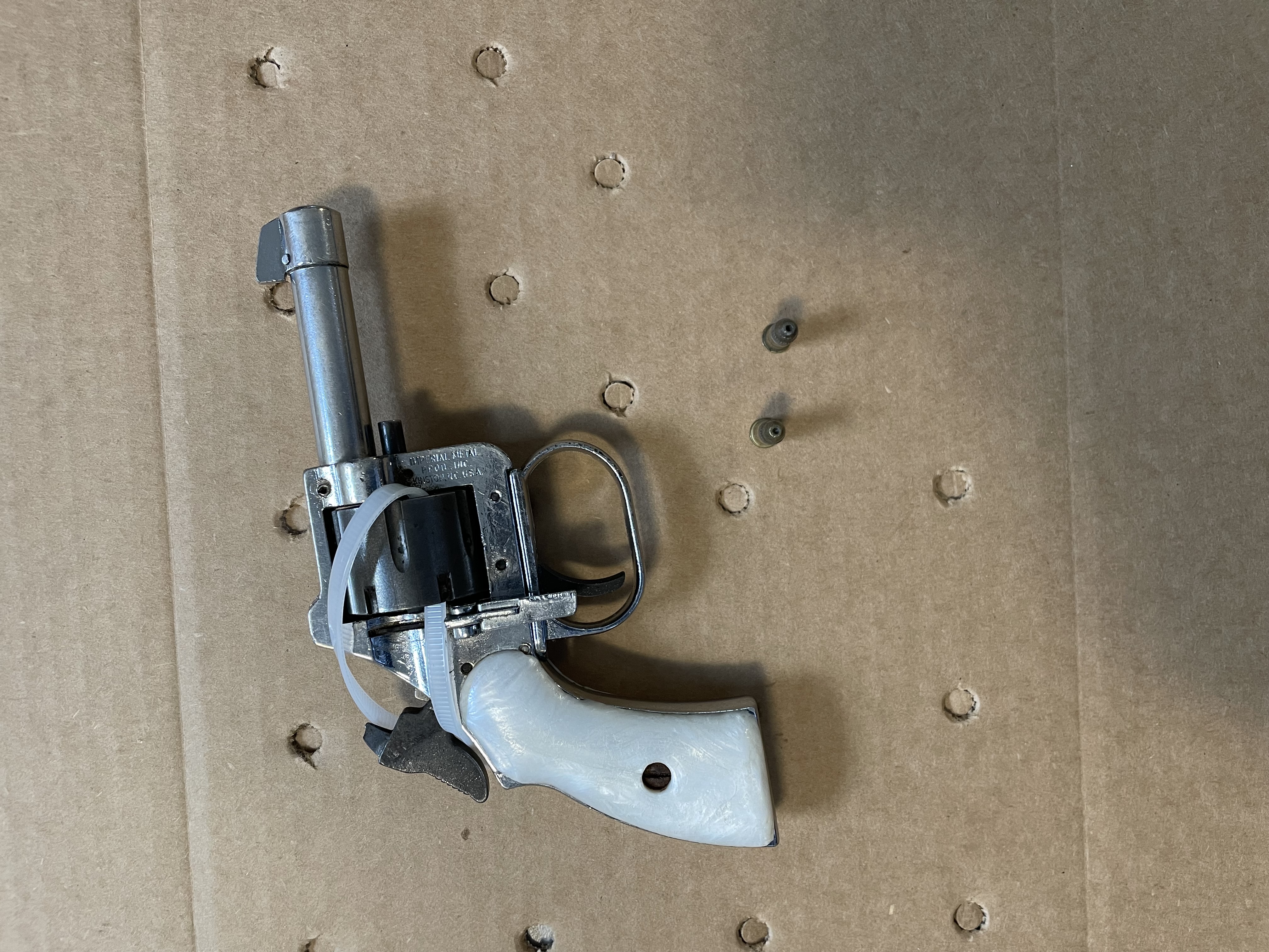 GUN