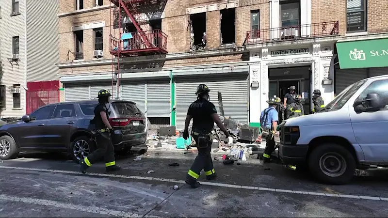 Story image: 8 people injured in Williamsburg fire