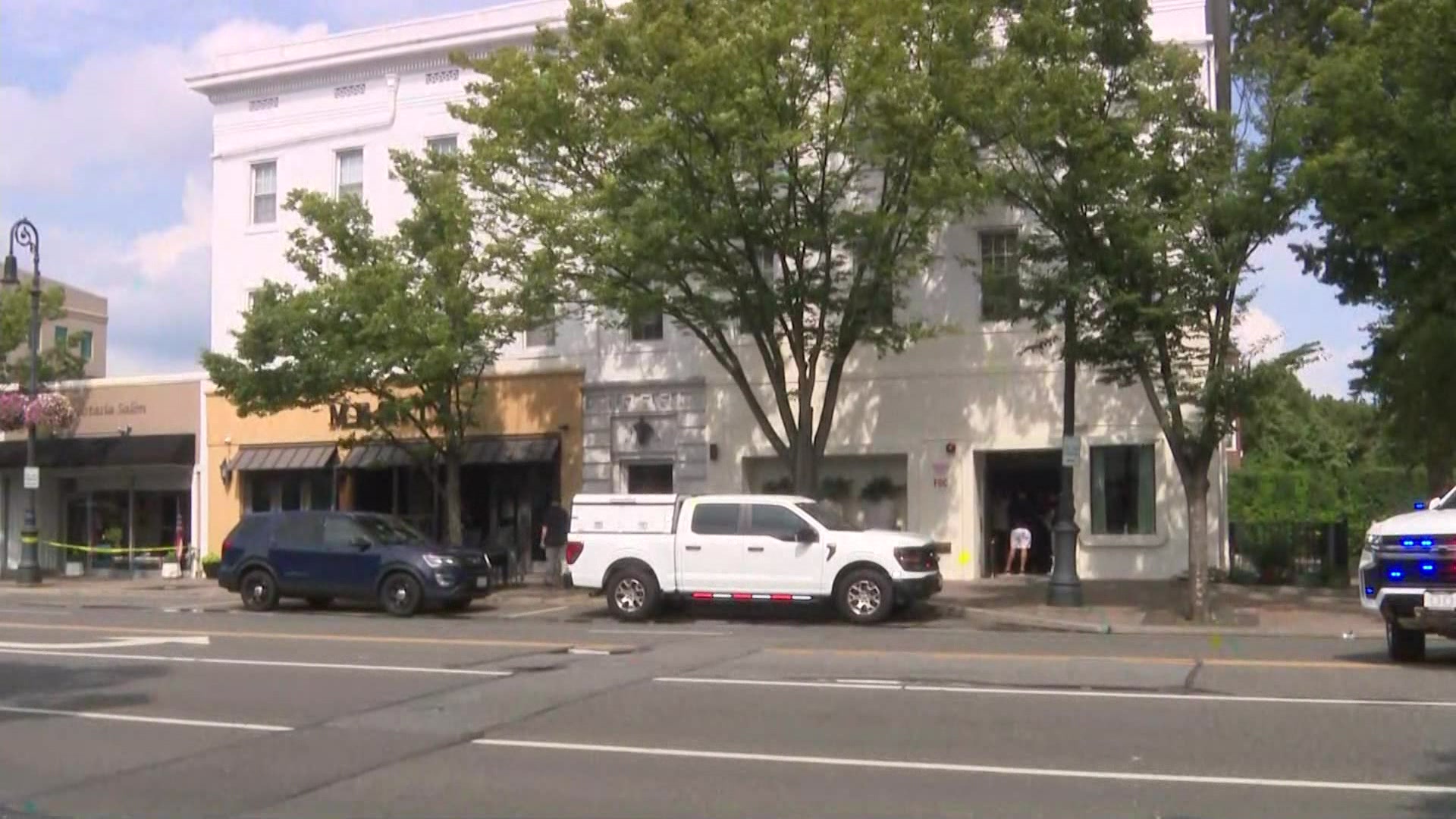 Fire breaks out in Garden City basement, forces 10 stores to close