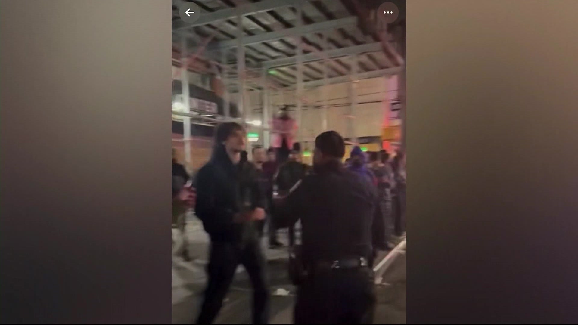 BXBUSHWICKICEPROTEST05035P_2026-05-03-17-19-59