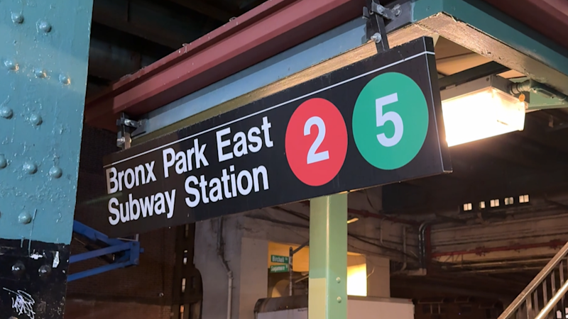 Story image: Sources: 2 train knifepoint robbery turned bloody brawl; robber stabbed with his own knife