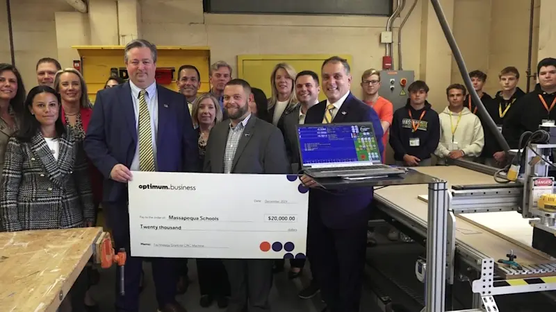 Story image: Massapequa High School receives $20,000 technology grant from Optimum Business   