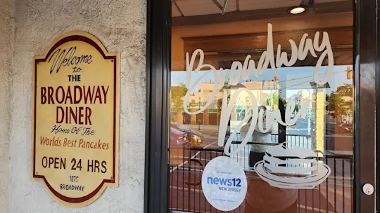 BROADWAY DINER N12 STICKER