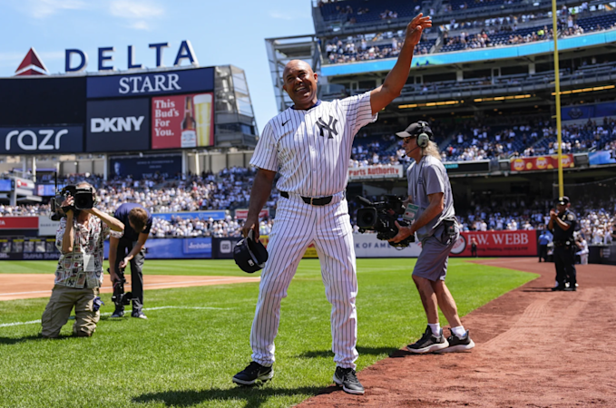 Story image: Mariano Rivera tears Achilles in Yankees Old-Timers’ Day game and needs surgery