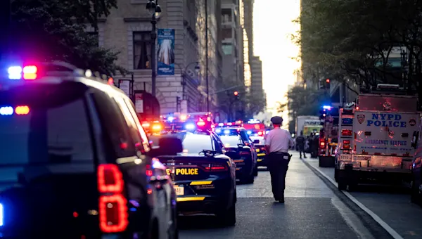 Gunman kills 4, including police officer, in shooting at New York City office tower