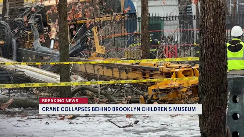 Story image: Crane collapses behind Brooklyn Children's Museum