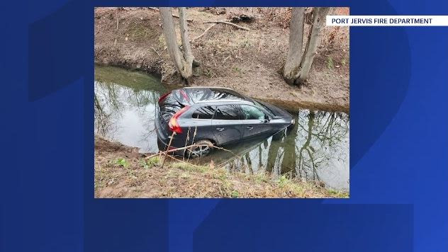 Firefighters find car in waterway in Port Jervis