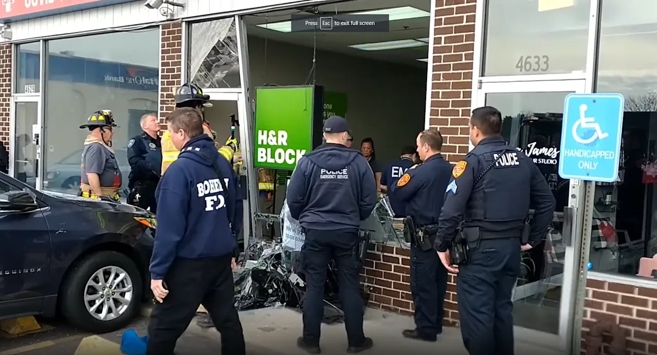 car through building li