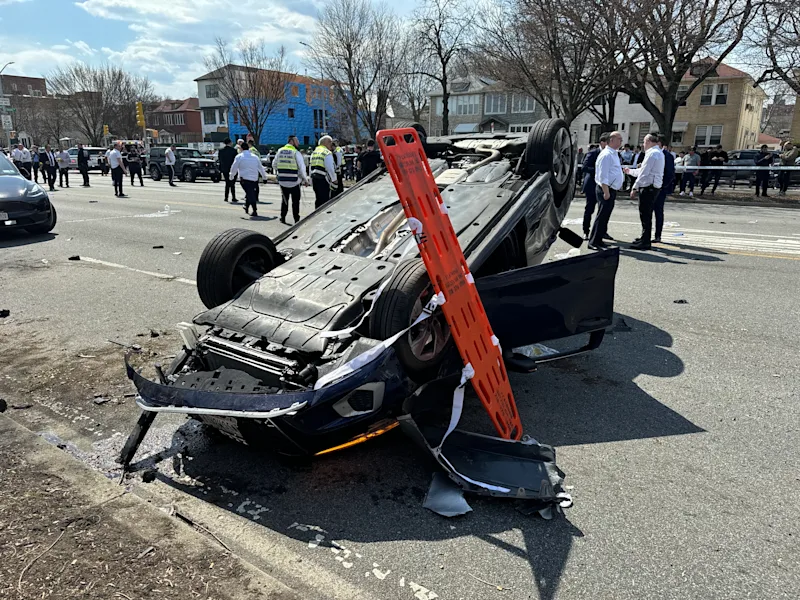 BKVehicleOverturnsJBurns001.jpg