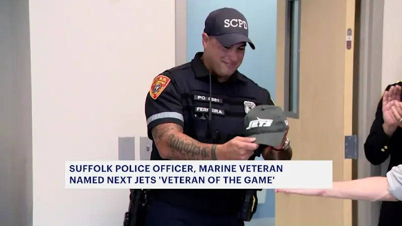 Story image: Suffolk police officer, Marine veteran named Jets 'Veteran of the Game'