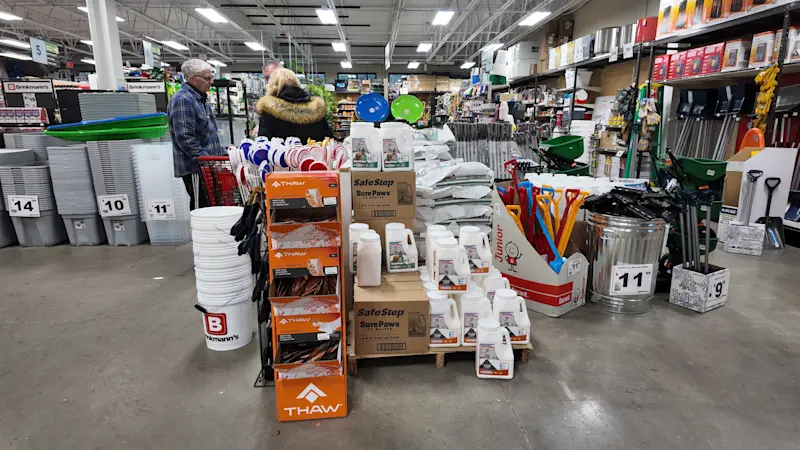 Story image: Long Islanders urgently preparing today ahead of Sunday's snowstorm