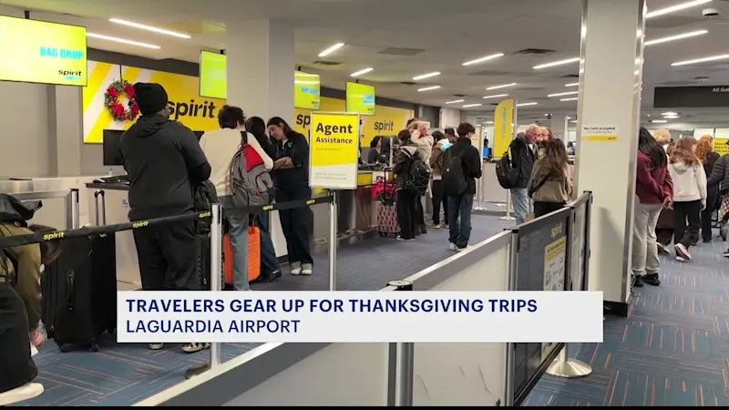Story image: Travelers take to the skies for Thanksgiving getaways