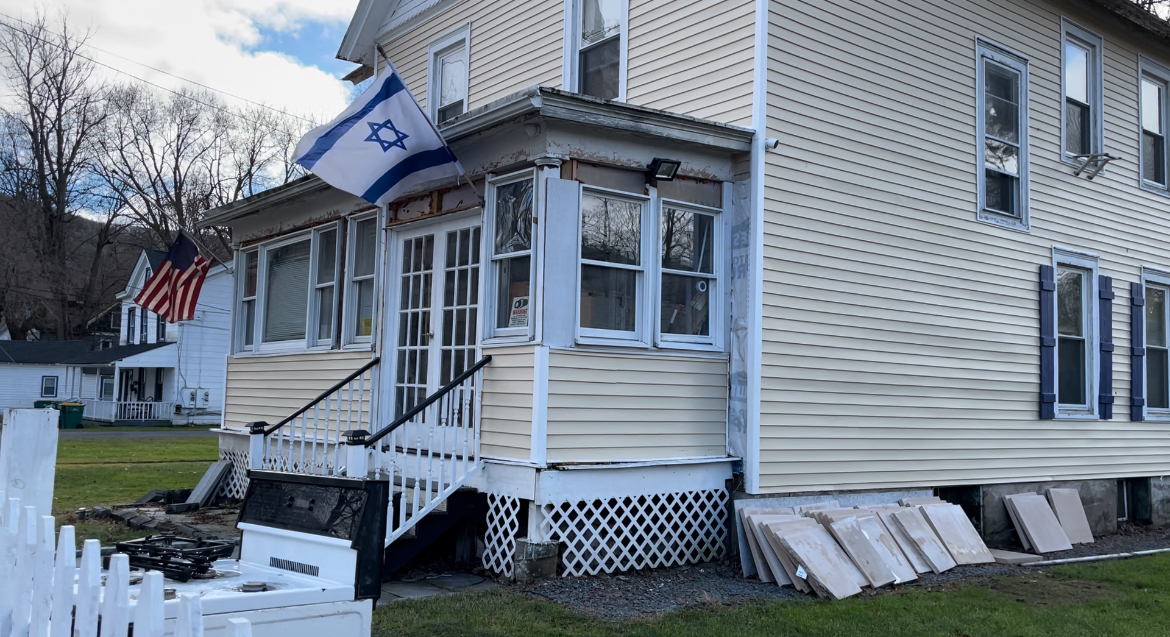 Police Brother and sister found dead inside Ellenville home