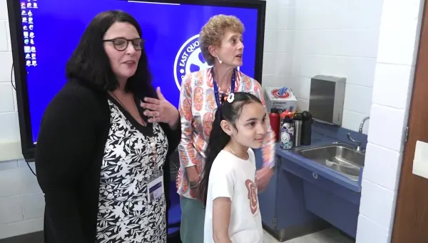 Suffolk teacher performs Heimlich maneuver on 4th grader choking on candy