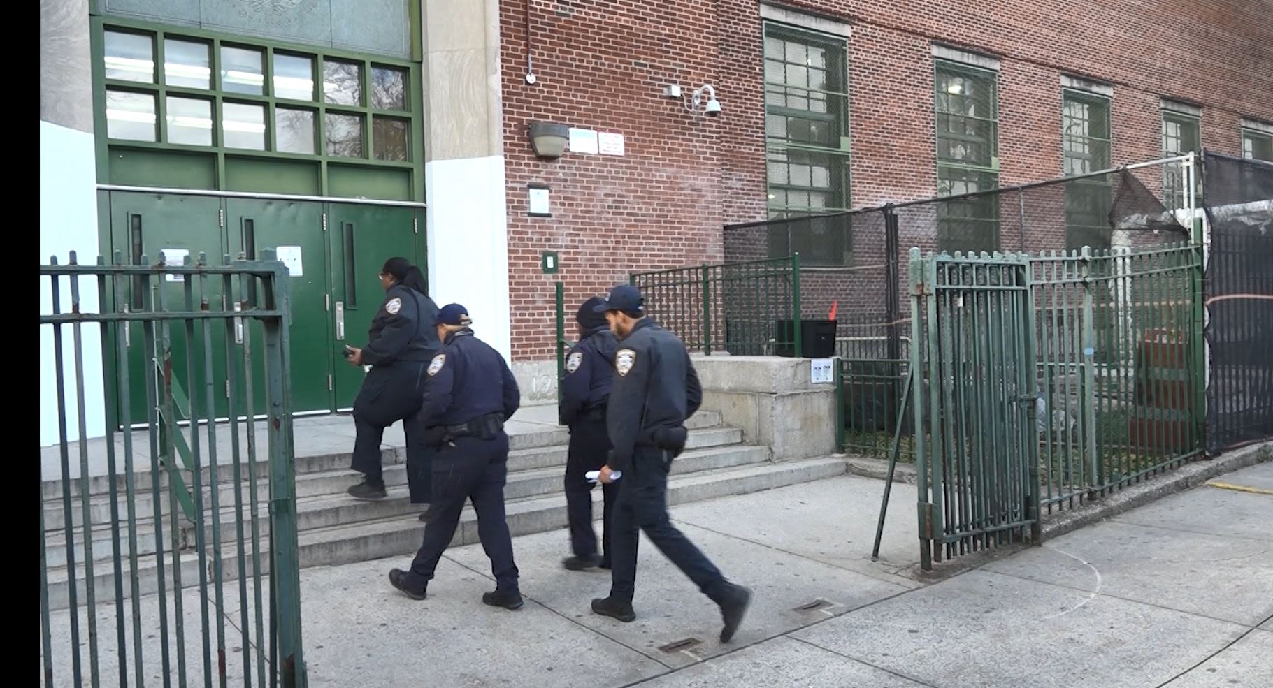 纽约市学校安全人员遭遇预算削减的严重打击