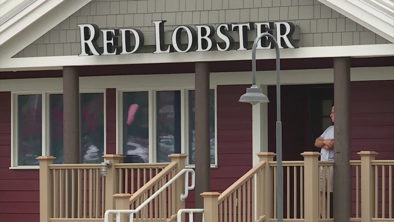 Story image: Hudson Valley Red Lobster locations abruptly close, workers say staff turned away without notice