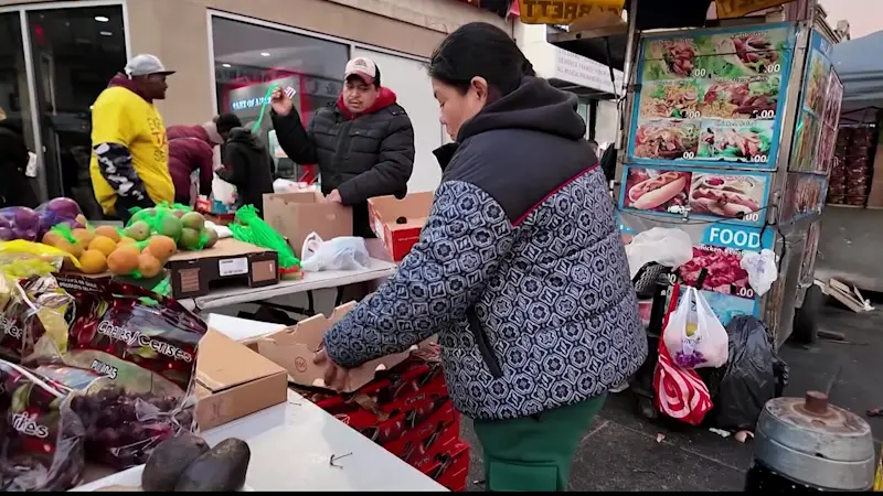 Story image: Bronx vendor crackdowns continue in Mott Haven