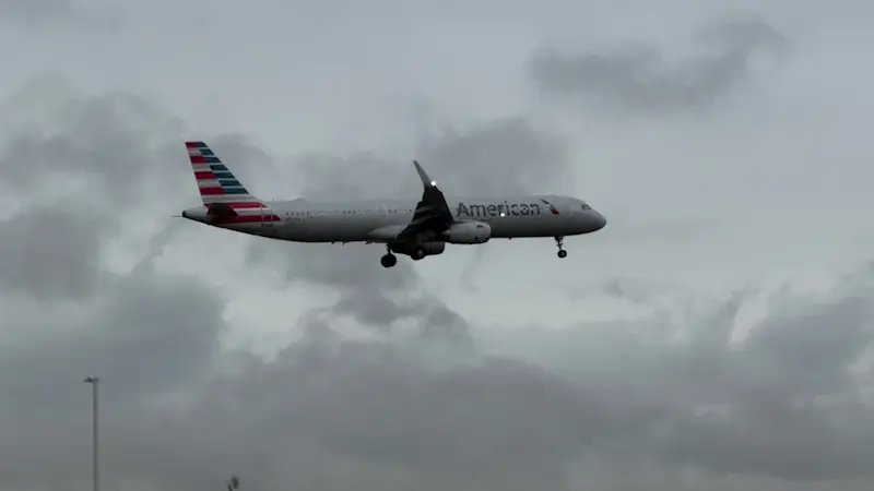 Story image: Airport chaos: Newark flight delays, air traffic controllers go without pay
