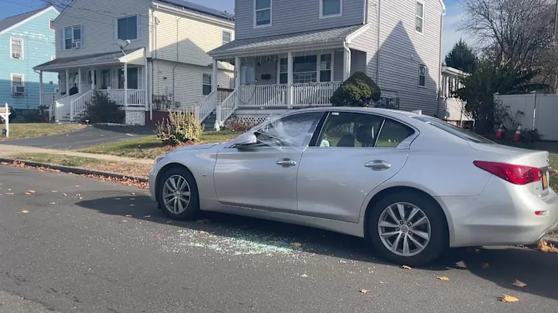 Story image: Stratford neighbors find car windows smashed