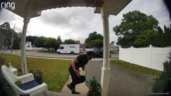 Caught on camera: Wantagh homeowner's Ring doorbell footage catches porch pirates stealing iPhones