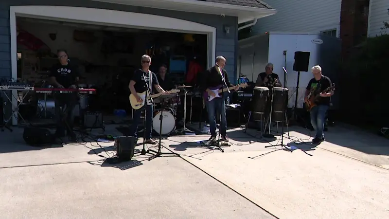 Story image: Porch Fest brings live music, good vibes to Long Beach for third year