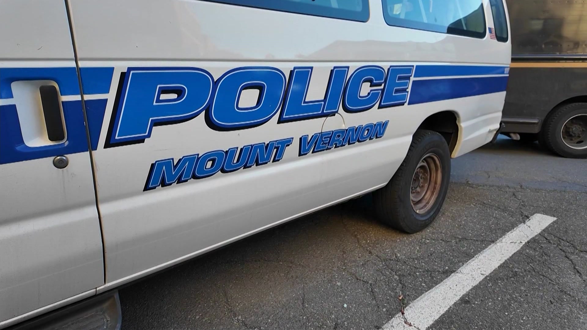 Mount Vernon officer arrested on stalking charges; 3rd arrest involving a Mount Vernon officer 